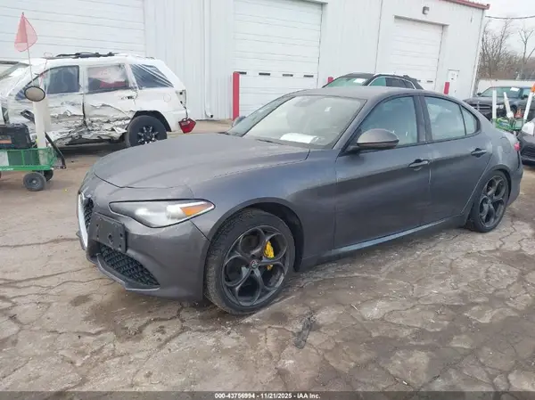 ZARFANAN5K7599380 2019 ALFA ROMEO GIULIA - Image 2