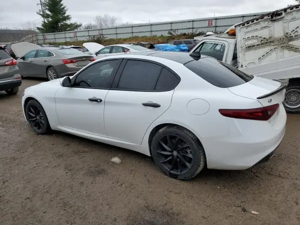 ZARFANAN5L7625929 2020 ALFA ROMEO GIULIA - Image 2