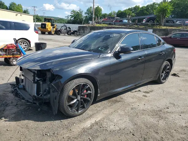 ZARFANAN5N7657721 2022 ALFA ROMEO GIULIA - Image 1