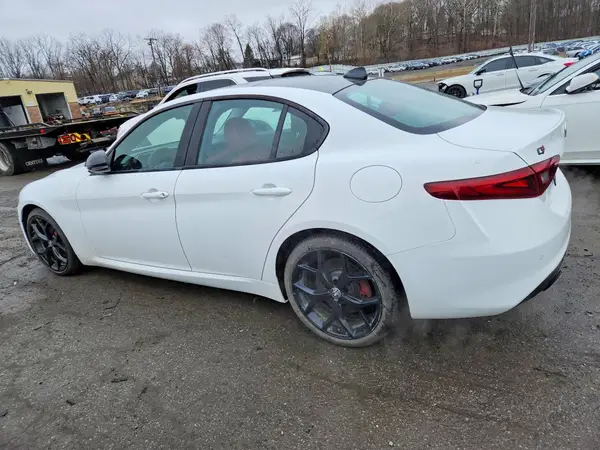 ZARFANAN6L7632324 2020 ALFA ROMEO GIULIA - Image 2
