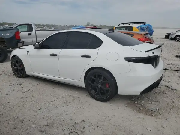ZARFANAN6L7638771 2020 ALFA ROMEO GIULIA - Image 2