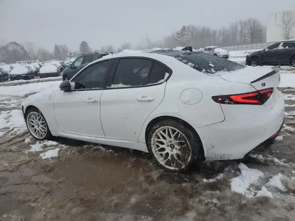 ZARFANAN7K7608371 2019 ALFA ROMEO GIULIA - Image 2