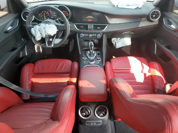 ZARFANAN7P7674572 2023 ALFA ROMEO GIULIA - Image 8