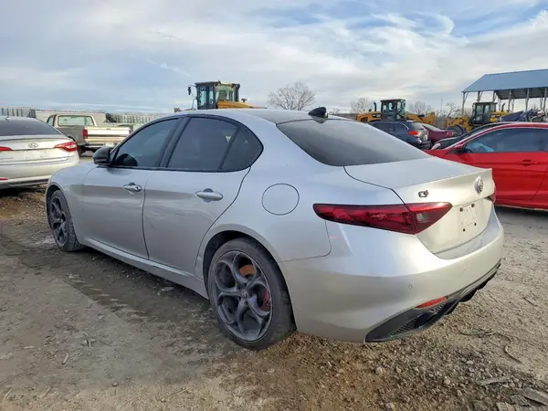 ZARFANAN8K7607360 2019 ALFA ROMEO GIULIA - Image 2