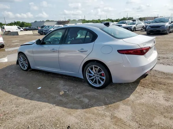 ZARFANAN8P7671194 2023 ALFA ROMEO GIULIA - Image 2