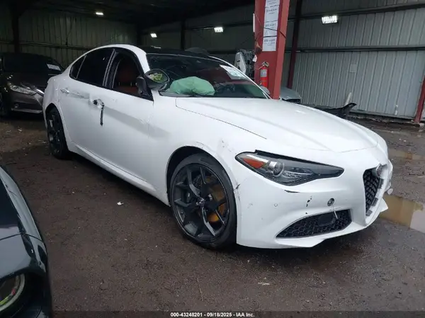 ZARFANANXK7612608 2019 ALFA ROMEO GIULIA