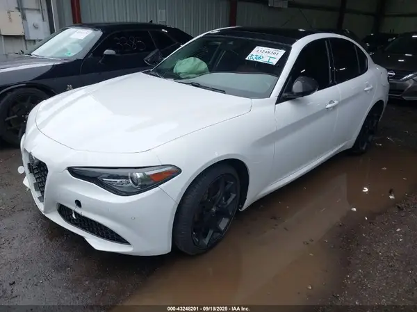 ZARFANANXK7612608 2019 ALFA ROMEO GIULIA - Image 2