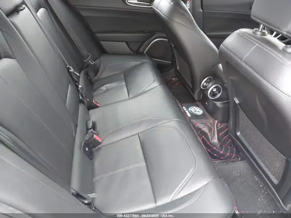 ZARFANANXK7615721 2019 ALFA ROMEO GIULIA - Image 8