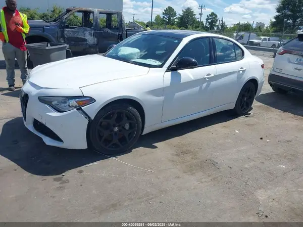 ZARFANANXM7644302 2021 ALFA ROMEO GIULIA - Image 2