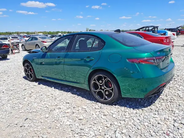 ZARFANANXS7690418 2025 ALFA ROMEO GIULIA - Image 2