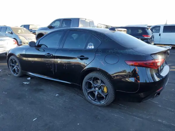 ZARFANBN0K7602653 2019 ALFA ROMEO GIULIA - Image 2