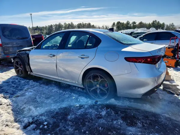 ZARFANBN0K7604046 2019 ALFA ROMEO GIULIA - Image 2