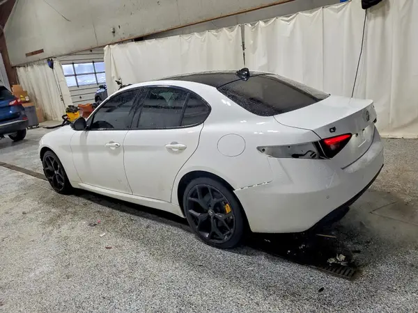 ZARFANBN0L7633256 2020 ALFA ROMEO GIULIA - Image 2