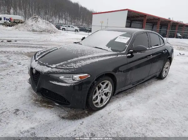 ZARFANBN0L7637047 2020 ALFA ROMEO GIULIA - Image 2