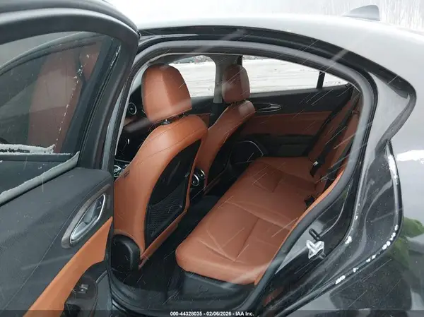 ZARFANBN0L7637047 2020 ALFA ROMEO GIULIA - Image 8