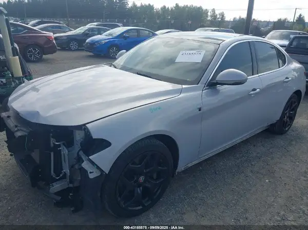 ZARFANBN0L7639218 2020 ALFA ROMEO GIULIA - Image 2