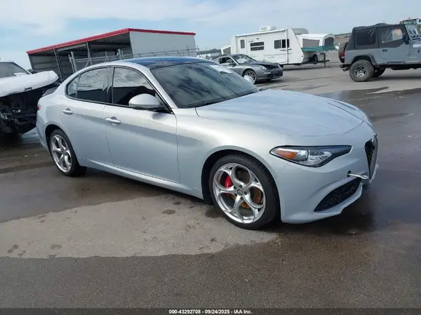 ZARFANBN0M7645487 2021 ALFA ROMEO GIULIA