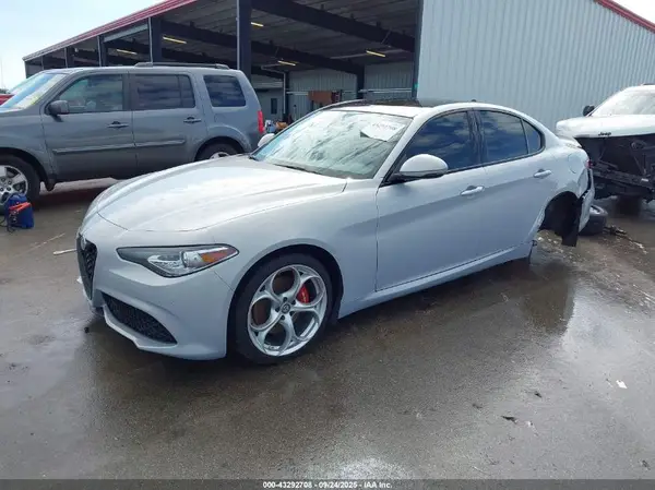 ZARFANBN0M7645487 2021 ALFA ROMEO GIULIA - Image 2