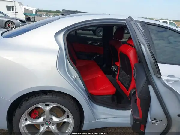 ZARFANBN0M7645487 2021 ALFA ROMEO GIULIA - Image 8