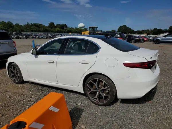 ZARFANBN0M7648616 2021 ALFA ROMEO GIULIA - Image 2