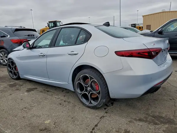 ZARFANBN0N7652585 2022 ALFA ROMEO GIULIA - Image 2