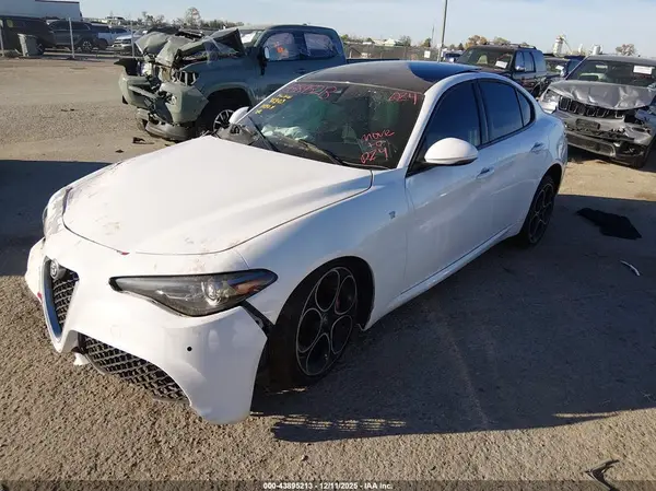 ZARFANBN0N7653140 2022 ALFA ROMEO GIULIA - Image 2