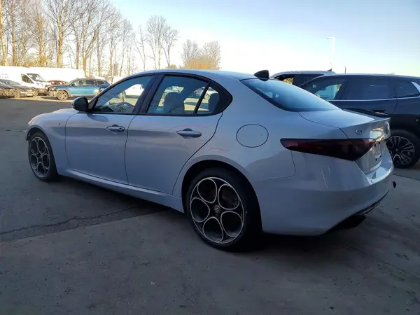 ZARFANBN0N7656751 2022 ALFA ROMEO GIULIA - Image 2
