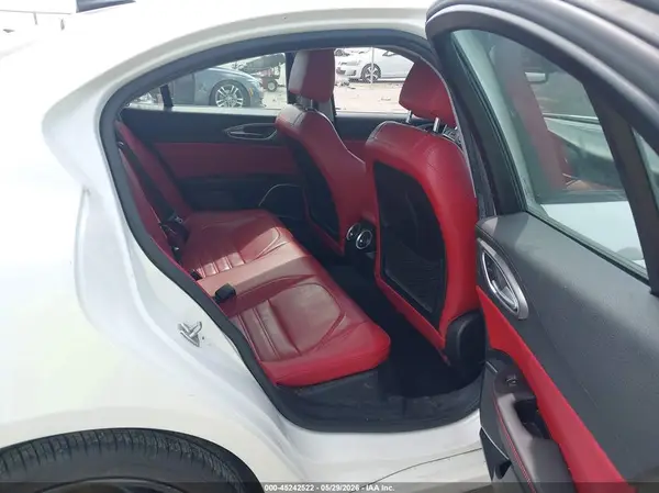 ZARFANBN1K7601043 2019 ALFA ROMEO GIULIA - Image 8