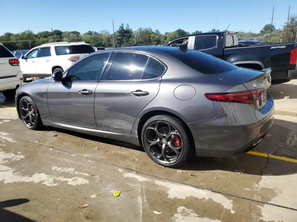 ZARFANBN1K7604122 2019 ALFA ROMEO GIULIA - Image 2