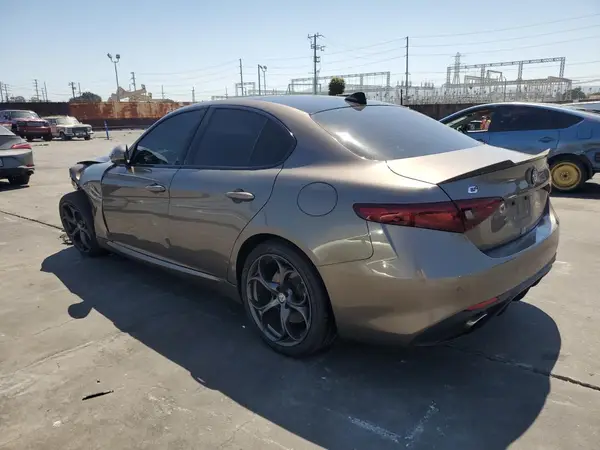 ZARFANBN1K7604699 2019 ALFA ROMEO GIULIA - Image 2