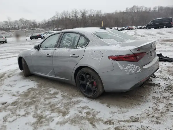 ZARFANBN1K7622863 2019 ALFA ROMEO GIULIA - Image 2