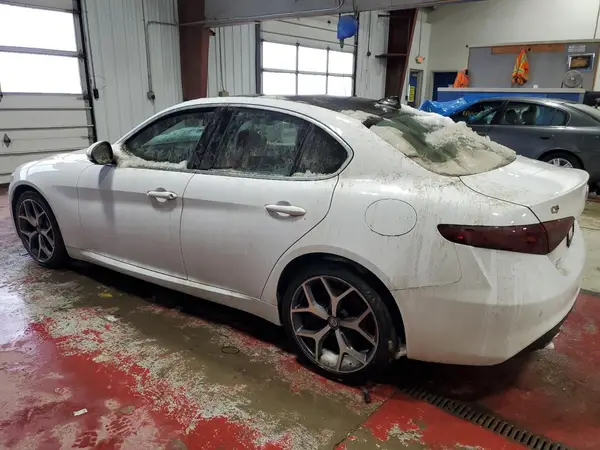 ZARFANBN1L7636408 2020 ALFA ROMEO GIULIA - Image 2