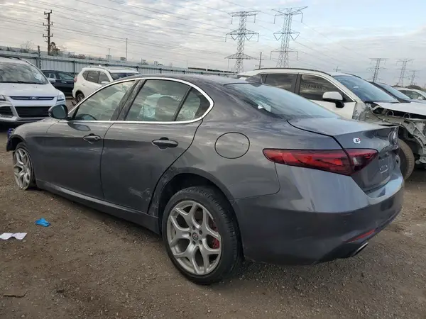 ZARFANBN1L7636683 2020 ALFA ROMEO GIULIA - Image 2