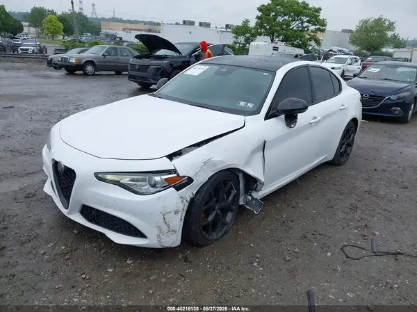 ZARFANBN1M7643652 2021 ALFA ROMEO GIULIA - Image 2