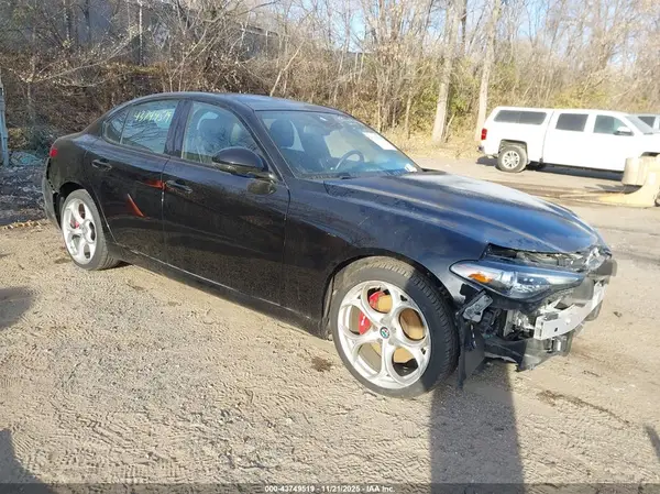 ZARFANBN1M7643893 2021 ALFA ROMEO GIULIA