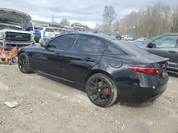 ZARFANBN1M7644185 2021 ALFA ROMEO GIULIA - Image 2