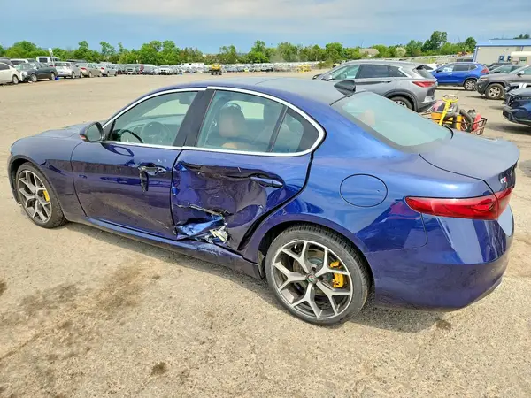 ZARFANBN1M7645742 2021 ALFA ROMEO GIULIA - Image 2