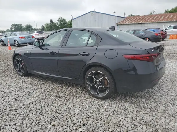 ZARFANBN1N7658959 2022 ALFA ROMEO GIULIA - Image 2