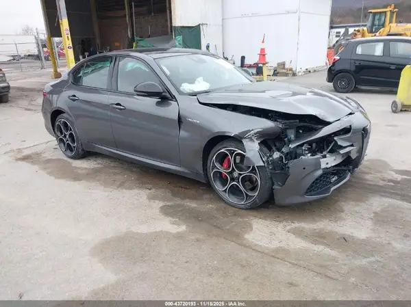 ZARFANBN1N7659075 2022 ALFA ROMEO GIULIA