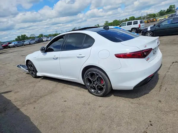 ZARFANBN1N7659853 2022 ALFA ROMEO GIULIA - Image 2