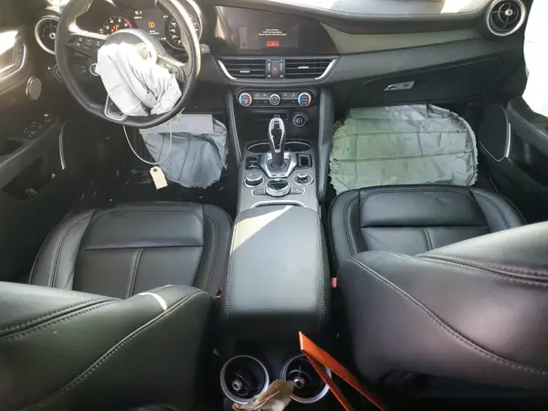 ZARFANBN1N7662218 2022 ALFA ROMEO GIULIA - Image 8