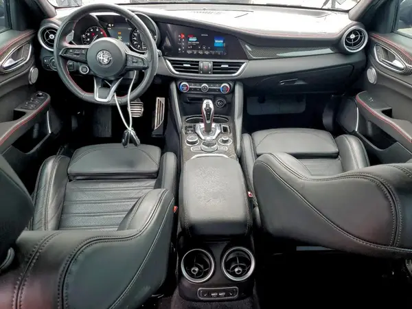 ZARFANBN1P7670614 2023 ALFA ROMEO GIULIA - Image 8