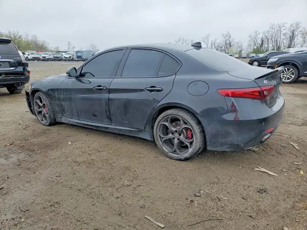 ZARFANBN2K7604212 2019 ALFA ROMEO GIULIA - Image 2