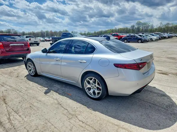 ZARFANBN2L7625739 2020 ALFA ROMEO GIULIA - Image 2