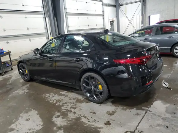 ZARFANBN2L7632660 2020 ALFA ROMEO GIULIA - Image 2