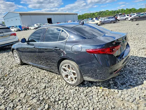 ZARFANBN2L7637051 2020 ALFA ROMEO GIULIA - Image 2
