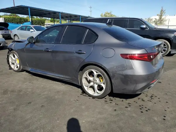 ZARFANBN2M7640078 2021 ALFA ROMEO GIULIA - Image 2