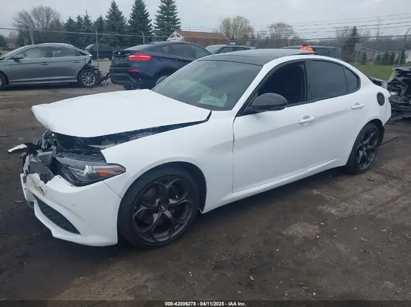 ZARFANBN2M7643658 2021 ALFA ROMEO GIULIA - Image 2