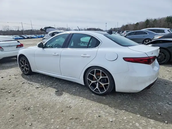 ZARFANBN2M7647855 2021 ALFA ROMEO GIULIA - Image 2
