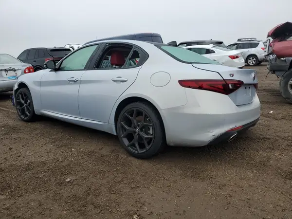 ZARFANBN2M7648651 2021 ALFA ROMEO GIULIA - Image 2